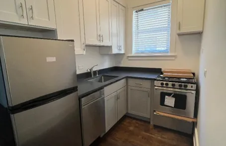 1 Bedroom Lakeview Apartment