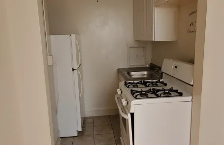 1 Bedroom Rogers Park Apartment