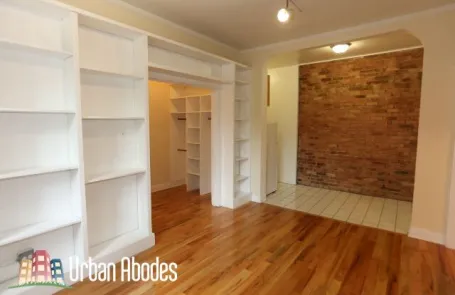 1 Bedroom Lakeview Apartment