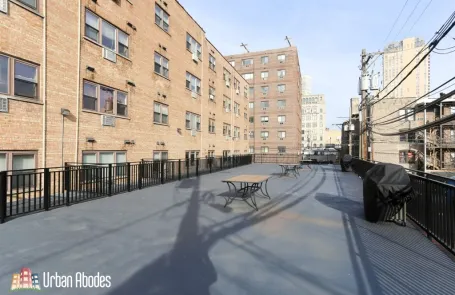 Studio Lincoln Park Apartment