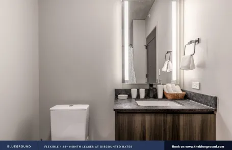 Studio West Loop Apartment