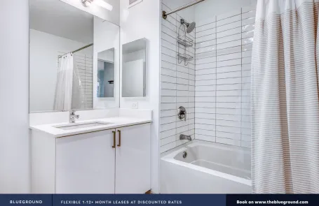 2 Bedroom West Loop Apartment