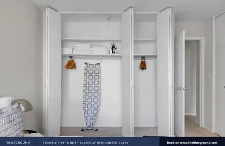 1 Bedroom Lakeview Apartment