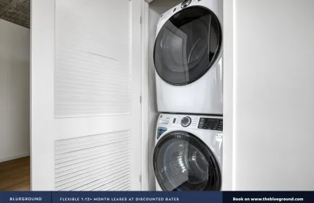 2 Bedroom West Loop Apartment