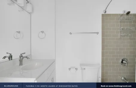 1 Bedroom Lakeview Apartment