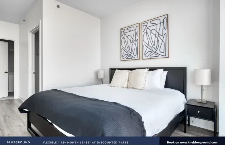 2 Bedroom West Loop Apartment