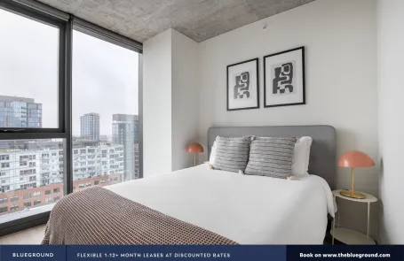 2 Bedroom West Loop Apartment