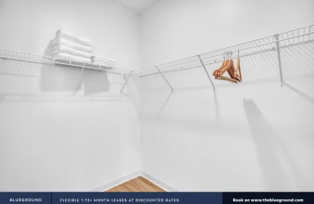 2 Bedroom West Loop Apartment