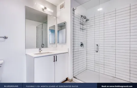 2 Bedroom West Loop Apartment