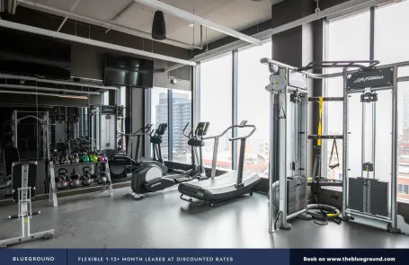 2 Bedroom West Loop Apartment