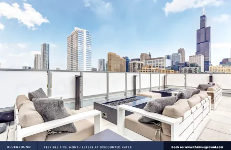 2 Bedroom West Loop Apartment