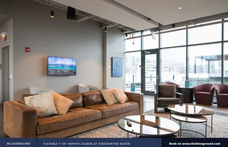 2 Bedroom West Loop Apartment