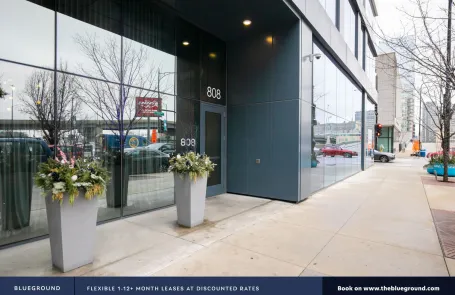 2 Bedroom West Loop Apartment