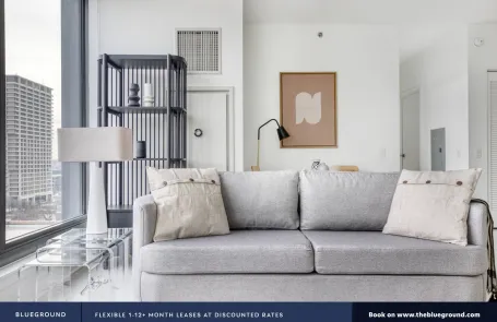 1 Bedroom West Loop Apartment