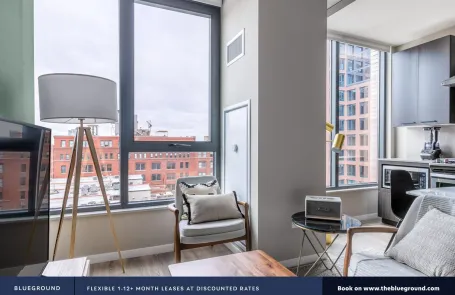 Studio West Loop Apartment