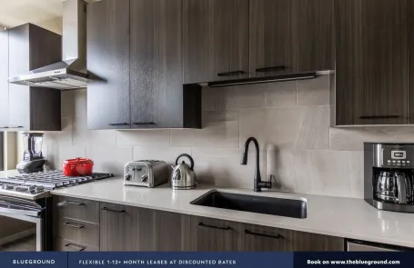 Studio West Loop Apartment