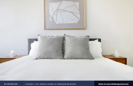 1 Bedroom Lakeview Apartment