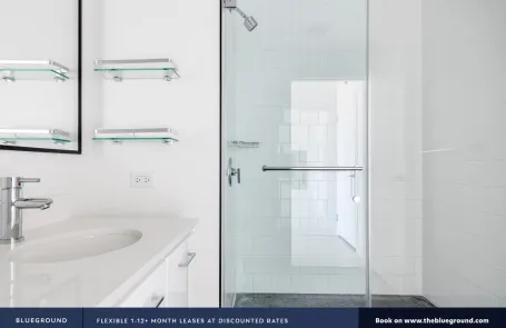 Studio West Loop Apartment