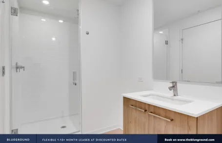 Studio West Loop Apartment