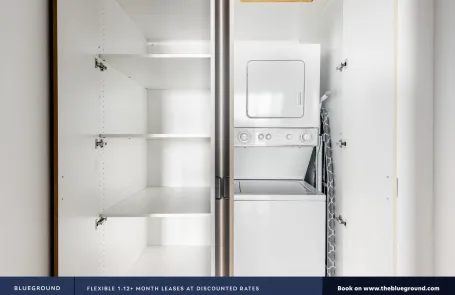 Studio Lincoln Park Apartment