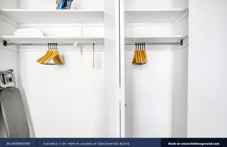 1 Bedroom Lakeview Apartment