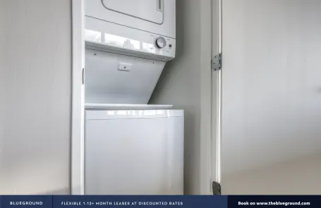 2 Bedroom South Loop Apartment