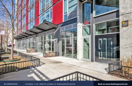 Studio Lincoln Park Apartment