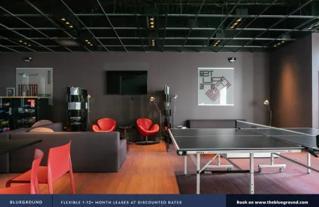 Studio Lincoln Park Apartment