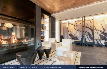 Studio West Loop Apartment