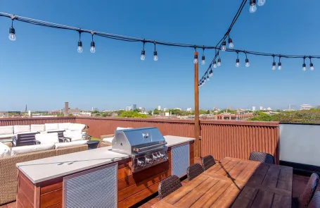 2 Bedroom North Center Apartment