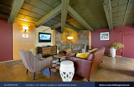 2 Bedroom Chicago Loop Apartment
