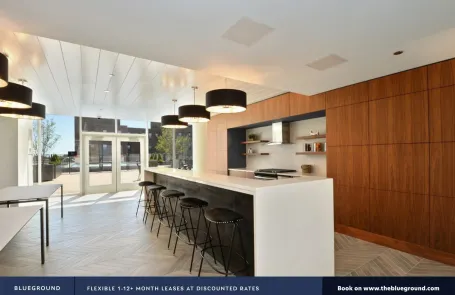 Studio South Loop Apartment