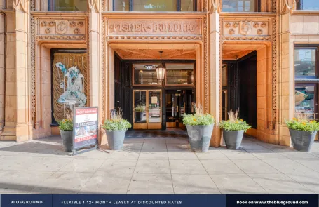 2 Bedroom Chicago Loop Apartment