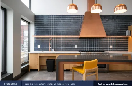 Studio West Loop Apartment