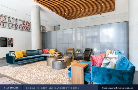 Studio West Loop Apartment