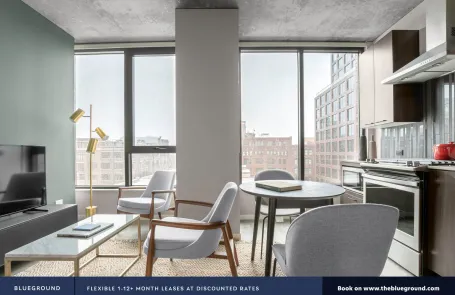 Studio West Loop Apartment