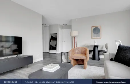 1 Bedroom Edgewater Apartment