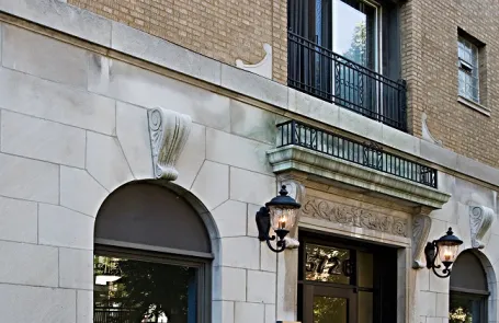 1 Bedroom Edgewater Apartment