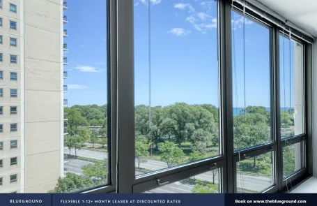 1 Bedroom Lakeview Apartment