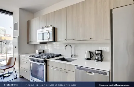 Studio West Loop Apartment