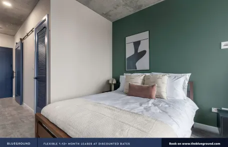Studio West Loop Apartment