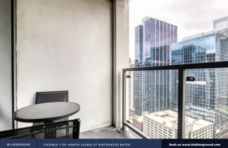 1 Bedroom Chicago Loop Apartment