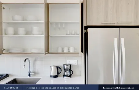 Studio West Loop Apartment