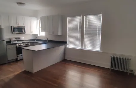 3 Bedroom Lakeview Apartment