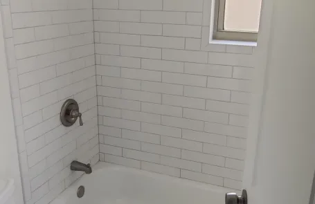3 Bedroom Lakeview Apartment