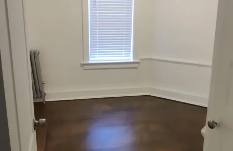 3 Bedroom Lakeview Apartment