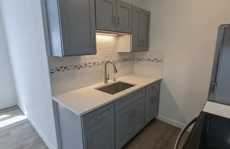 1 Bedroom Edgewater Apartment