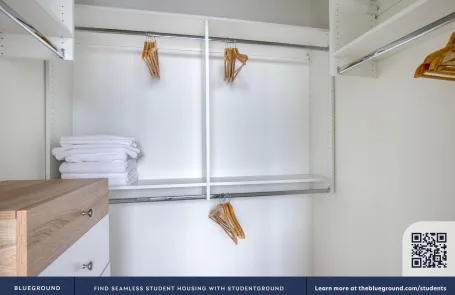 1 Bedroom West Loop Apartment