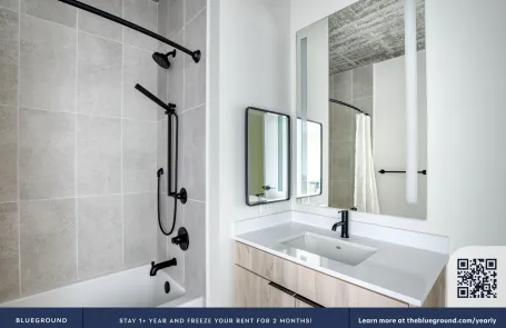 1 Bedroom West Loop Apartment