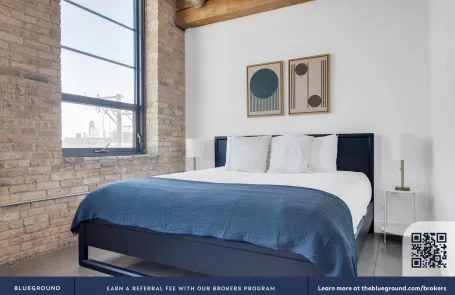 2 Bedroom Lincoln Park Apartment